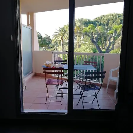 T2 Piscine, Tennis Et Parking * Antibes