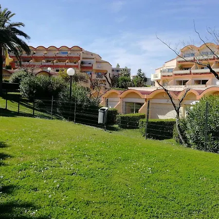 Appartement T2 Piscine, Tennis Et Parking *