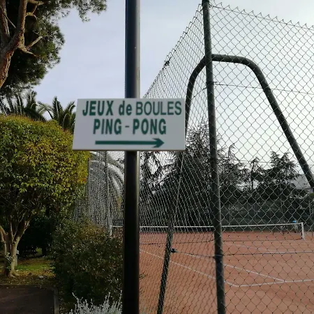 T2 Piscine, Tennis Et Parking Appartement *